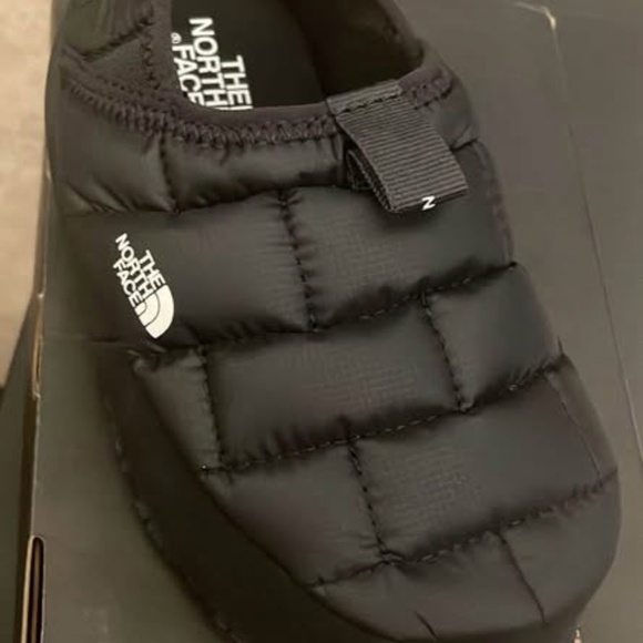 BRAND NEW boy girl youth the north face thermoball slip on black shoes size 12 - Picture 4 of 5